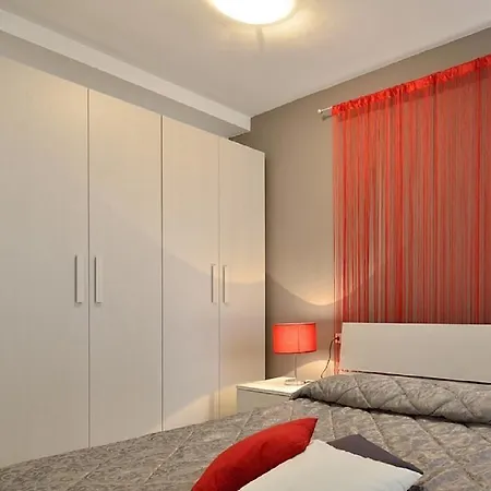 Supreme Hotel *