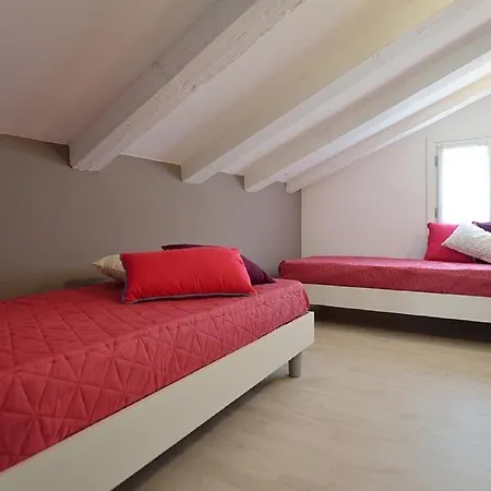 Supreme Hotel *